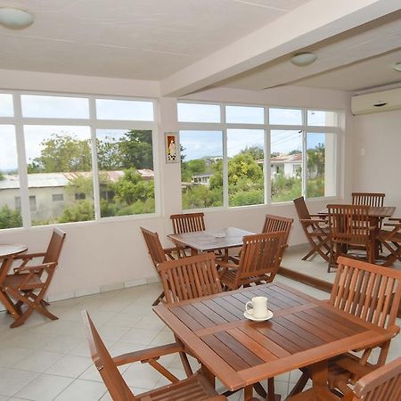 Caribbean Inn And Suites St. John's Eksteriør billede