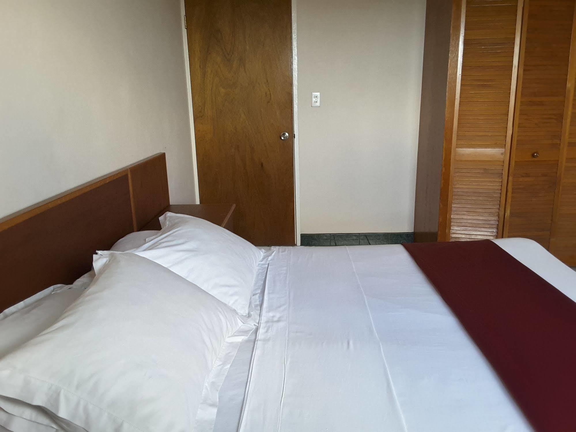 Caribbean Inn And Suites St. John's Eksteriør billede