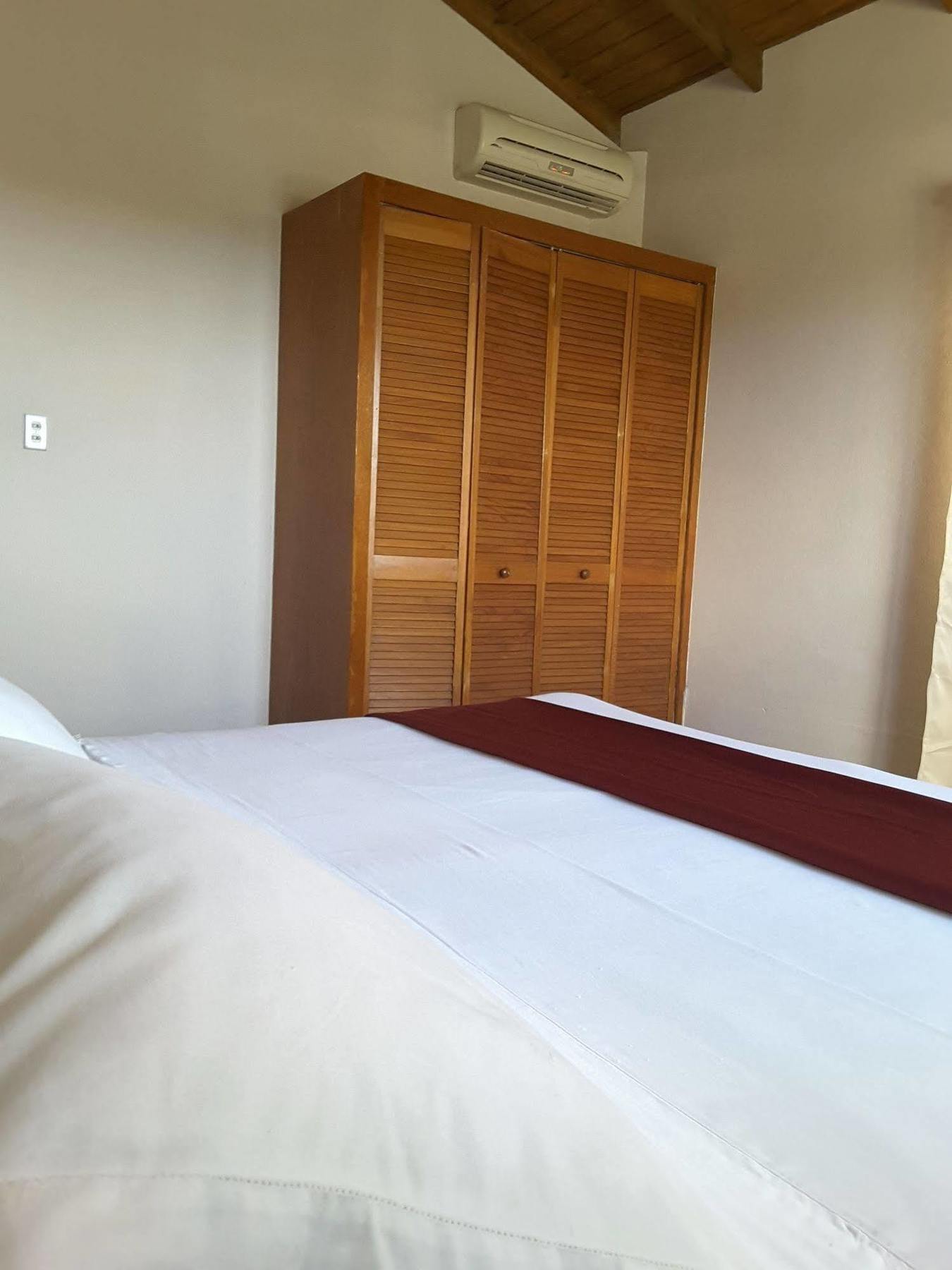 Caribbean Inn And Suites St. John's Eksteriør billede